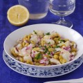 Ensalada de bacalao con habitas baby