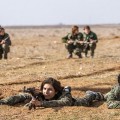 Las jóvenes combatientes kurdas que tratan de derrotar al yihadismo
