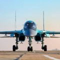 Aviones rusos Su-34 y Su-27 bombardean posiciones de rebeldes de Al Nusra en Idleb, al oste de Siria