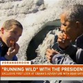 Obama se zampa los restos de la comida de un oso junto al Último Superviviente