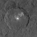Nuevas imágenes de la nave Dawn. Occator, el cráter del brillo misterioso en el planeta enano Ceres