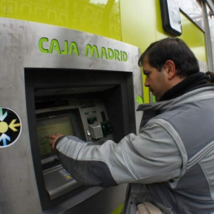 Bankia, Sabadell y nueve entidades de Euro 6000 pactan no cobrar "recargo" en sus cajeros