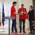Rajoy, a los campeones de Europa: "Sólo nos superan la URSS y Yugoslavia pero como ya no existen, no nos supera nadie"