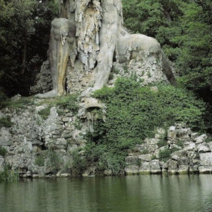 Increíble escultura colosal de la Toscana