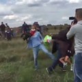 La reportera húngara que agredió a los refugiados quiere demandar ahora al que zancadilleó