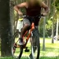 Ladrones de bicicletas “cazados” con una simple cuerda