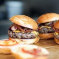 No, el bacon no provoca cáncer ni la OMS prohíbe los placeres de la carne