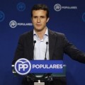 Pablo Casado cobra 5.000 euros del Congreso pese a trabajar a tiempo completo para el PP