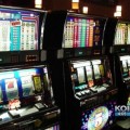 Consigue 8 millones de dólares en un casino y no le dan el premio porque dicen que la máquina estaba estropeada [ENG]