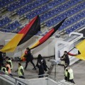 Policía confirma que iban a estallar 3 bombas en el estadio de fútbol alemán de Hannover y otras 2 en los aledaños (eng)