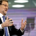 Rajoy contraprograma el debate a tres de El País con una entrevista en Telecinco