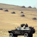 Turquía envía 1000 vehículos militares y tanques a frontera siria