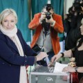 La ultraderecha de Le Pen gana por primera vez unas elecciones regionales, según sondeos