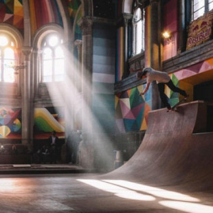 Iglesia asturiana convertida en un colorido skatepark