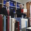 375.000 libros publicados por la Generalitat Valenciana aparecen almacenados en una nave