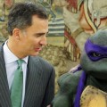 Felipe VI se reúne con Donatello de las Tortugas Ninja en su ronda de consultas