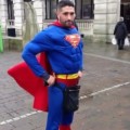 Un español disfrazado de Superman reduce a un atracador en Reino Unido