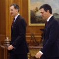 Pedro Sánchez anuncia al Rey que está dispuesto a intentar formar Gobierno si Rajoy renuncia a hacerlo