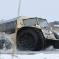 Este todoterreno ruso tiene lo mejor de un camión y lo mejor de un tanque anfibio