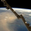 Un astronauta fotografía desde la estación espacial una nube de arena sobre España y Portugal