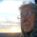 Conduciendo con Miss Norma: la mujer de 90 años que rechazó tratarse el cáncer para recorrer mundo