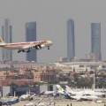 El ruido de los aviones pone en peligro el futuro del aeropuerto de Barajas
