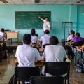Por qué algunos estudiantes están dejando EE.UU. para irse a estudiar medicina a Cuba [ENG]