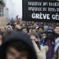 Atascos kilométricos en París, la Torre Eiffel sin turistas, y colegios cerrados en la huelga general en Francia