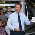 Un estudiante pregunta a David Cameron por su experiencia como evasor de impuestos [ENG]