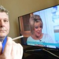 Panasonic rechaza reparar la TV en garantía de un matrimonio porque ambos fuman