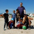 Dos caras de la Iglesia: Rouco Varela en su ático de lujo y el cura Joaquín en un campo de refugiados sirios