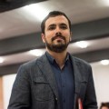 Garzón logra el aval de IU a las negociaciones con Podemos para una confluencia estatal el 26J