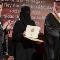 García-Page, saudíes y la mujer del niqab: la foto que esquivó la alcaldesa de Toledo