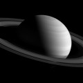 La nave Cassini vuelve a elevarse sobre los anillos de Saturno (ENG)