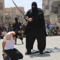 'Bulldozer', el gigantesco verdugo del ISIS muerde el polvo [ENG]