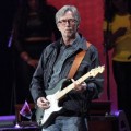 Eric Clapton pierde habilidad para tocar la guitarra por una enfermedad nerviosa