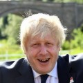 El actor escocés Ewan McGregor llama "zorra sin agallas" a Boris Johnson