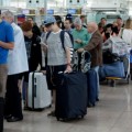 Las cancelaciones y retrasos de Vueling vuelven a provocar el caos en aeropuerto de El Prat