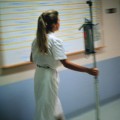 Una enfermera del Clínico de Málaga renuncia tras atender sola a 36 pacientes (toda la planta)