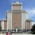 Trinitario Casanova compra el edificio España de Madrid por 270 millones de euros
