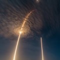 Despegue y aterrizaje del Falcon 9 en una sola foto