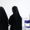 El Papa prohíbe reclutar monjas extranjeras como "inseminación artificial" en los conventos