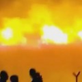 Un gigantesco incendio rodea la base de la OTAN de Izmir, en Turquía