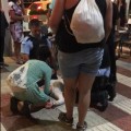Unos turistas disfrazados provocan el pánico en Platja d'Aro