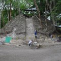 Descubren una gran tumba maya en Belice