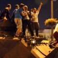 El policía Nacional que calmó la angustia de 250 españoles durante el golpe en Turquía