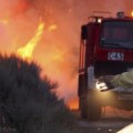 Decenas de medios aéreos tratan de sofocar el incendio que arrasa el Valle del Jerte (Cáceres)