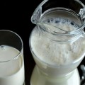 El sindicato UUAA iniciará en septiembre "un boicot" a las marcas de leche de Lactalis
