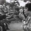 Falleció Marc Riboud, el fotógrafo de la flor ante los fusiles