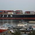 La flota naviera con 540.000 contenedores que ningún puerto del mundo quiere recibir